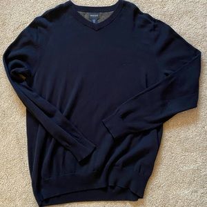 British khaki size large blue v-neck sweater